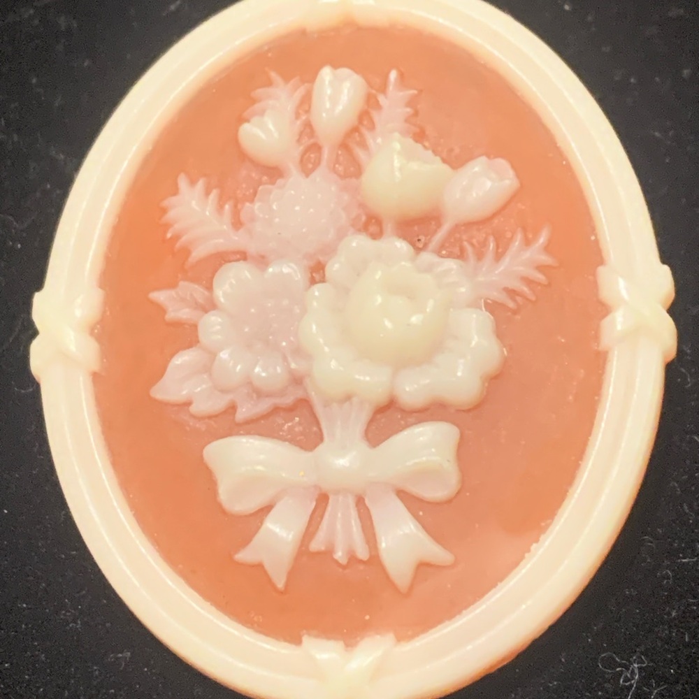 Vintage Style Floral Cameo Brooch